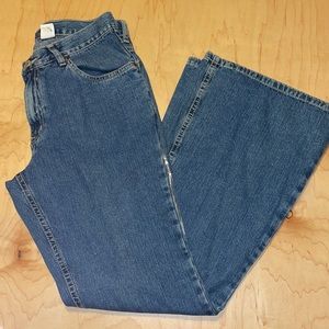 NWT WOMENS OLD NAVY JEANS APPROXIMATELY 30 INCH WAIST AND 29 INCH INSEAM